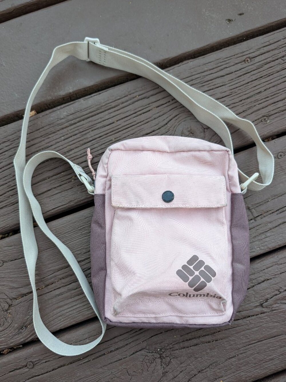 Columbia Zigzag II Side Bag Pink Purple Compact, Lightweight Crossbody Travel